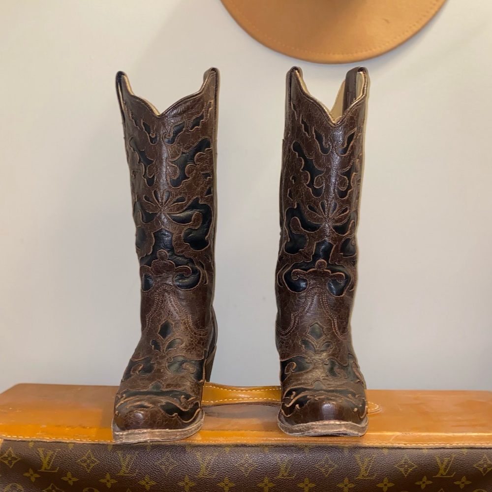 Corral Vintage US Size 8.5 Black and Brown Embossed Boots WORN ONCE!